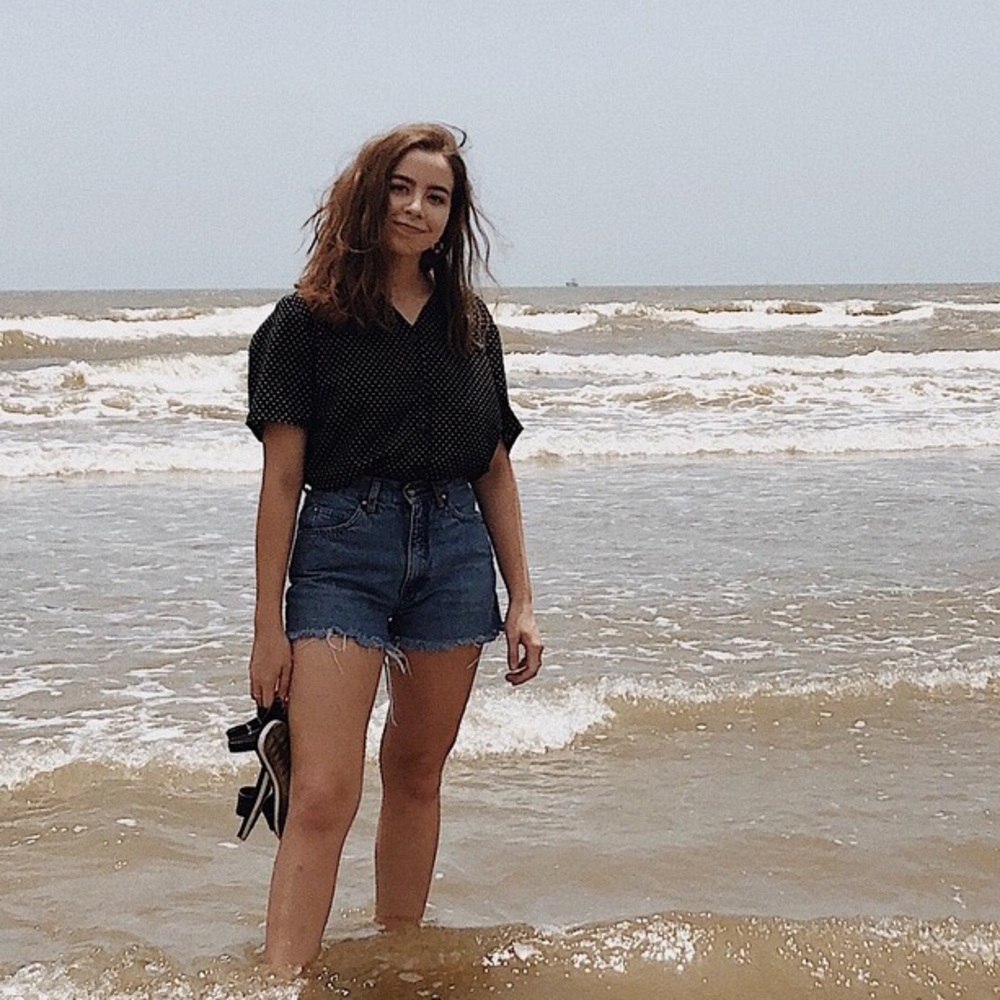 Meet your Posher, Alexis